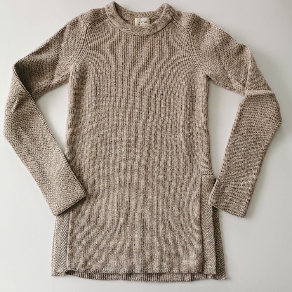 100% Wool Aritzia Wilfred Beige Crew Neck Knit Sweater Side Slits